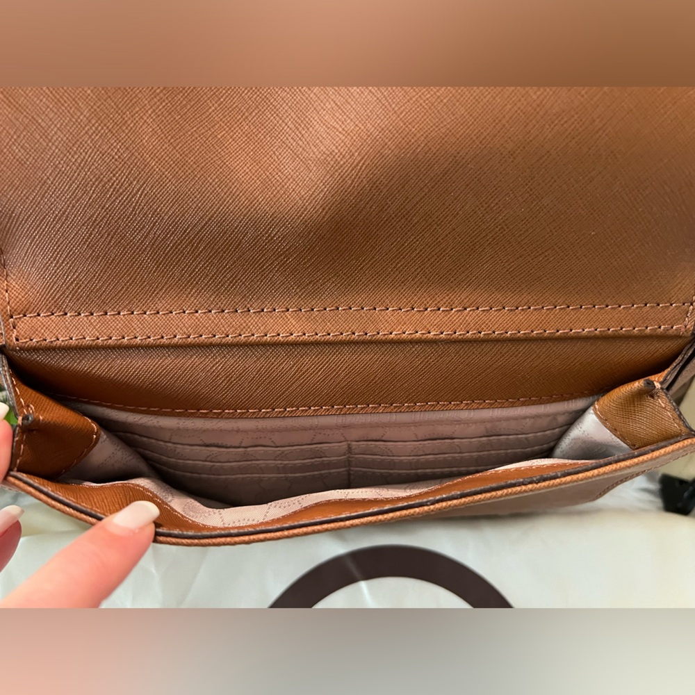 Michael Kors Jet Set Multi-Function Pocket Tote Handbag - LIKE NEW CONDITION!!! - Picture 4 of 15